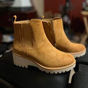 Brown Boots fall clothes